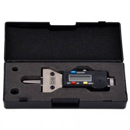 B-G - Digital Tyre Tread Depth Gauge with Case